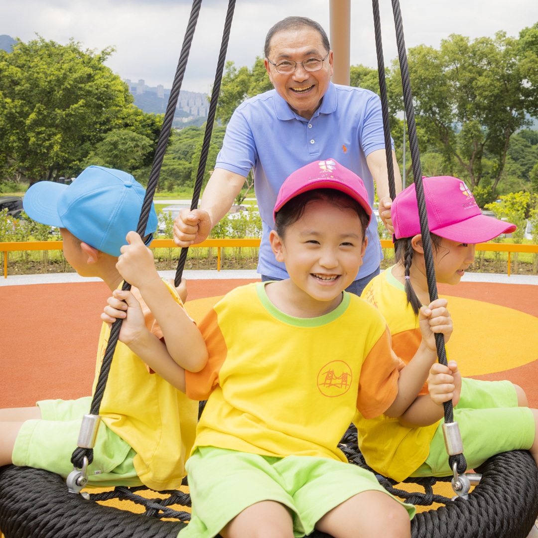 嘴角的弧度，成長的甜度