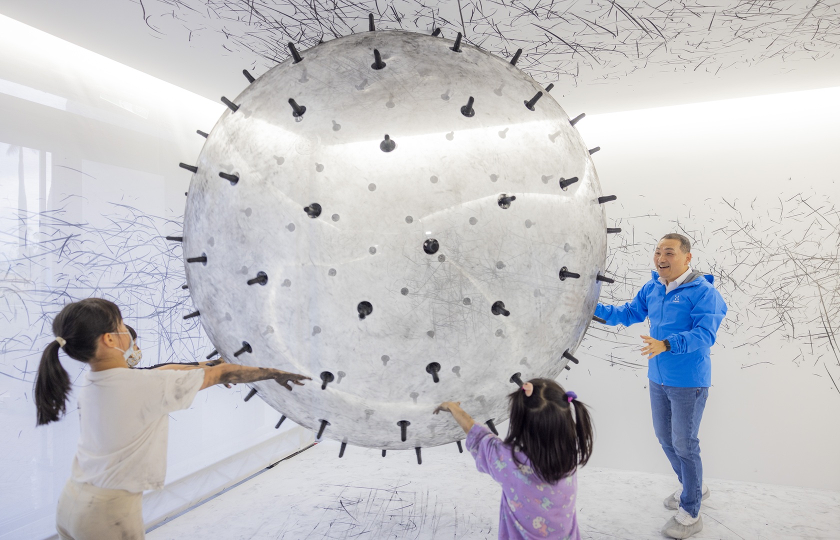 新北市美術館展覽一隅